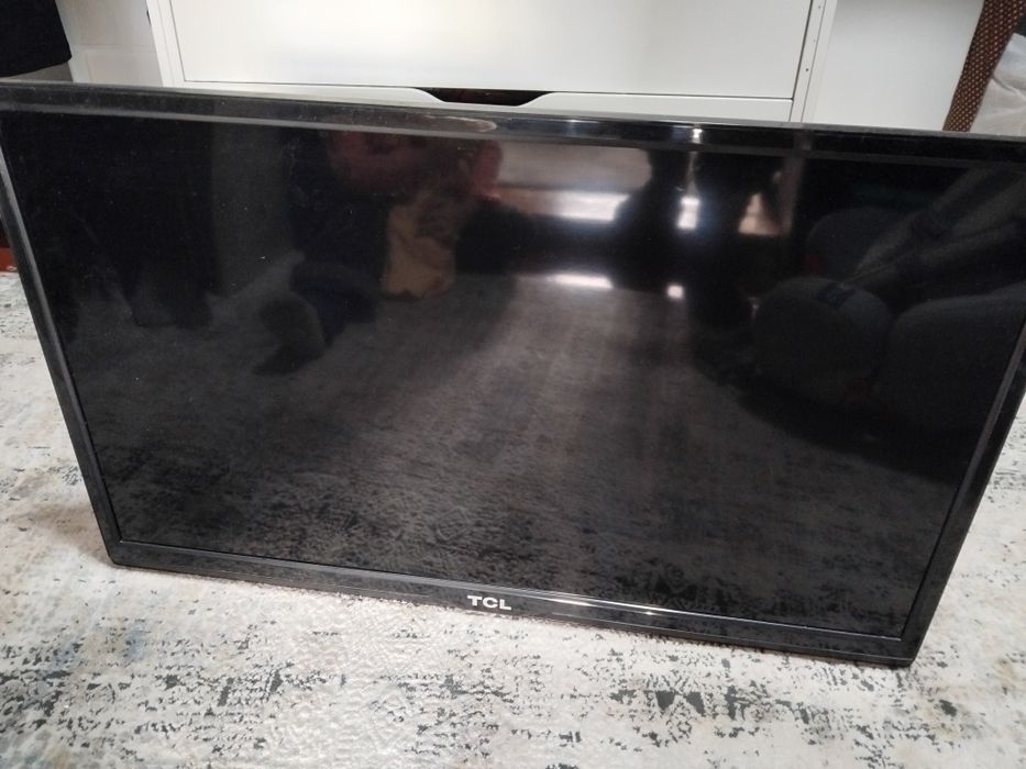 Avto kreslo sotiladi/ikkita telvizor ham bor