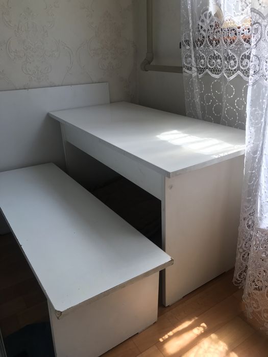 Стол и стулья детский