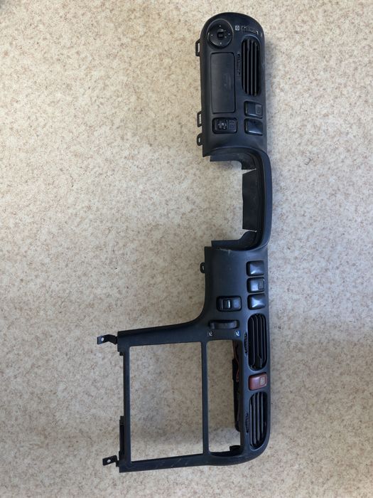 Средняя консоль МАЗДА 626 GE