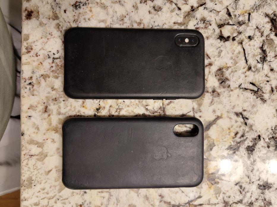 Iphone XS 256GB с два оригинални кожени кейса