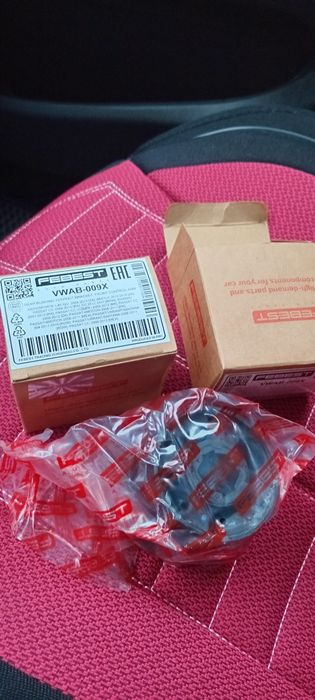 Продам сайлентблоки передние Пассат В6