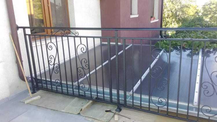 Парапети за стълбища и тераси от ковано желязо