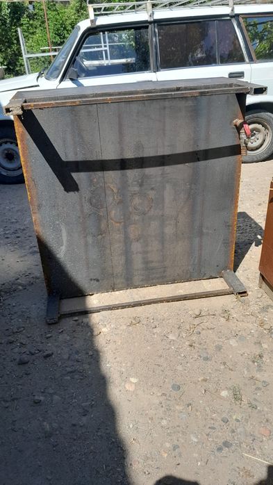 Ёмкость с краником железный