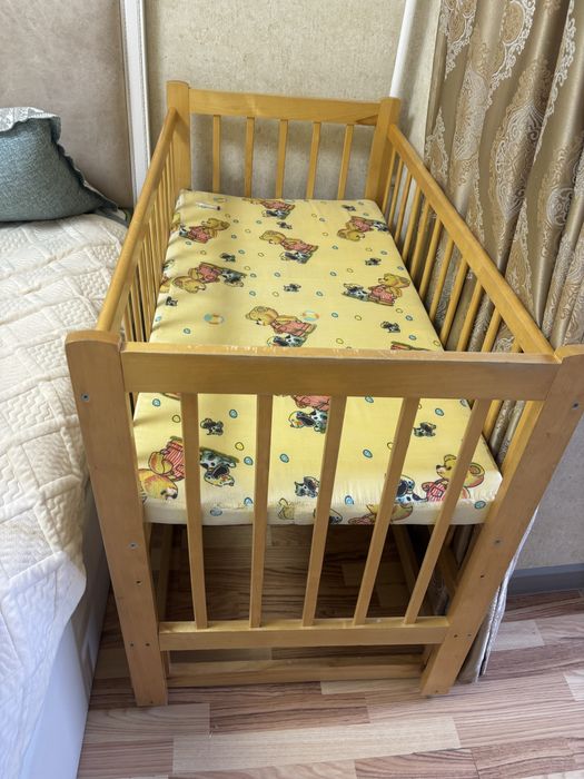 Кроватка детская качается