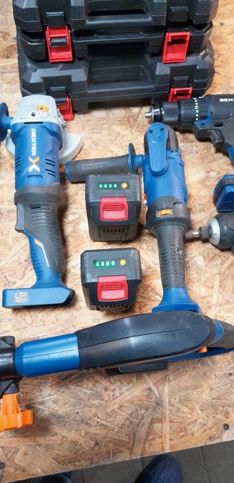 Lot scule Dexter pe acumulatori 20V