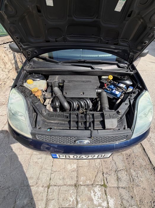 Продавам Форд Фиеста 1.4 бензин