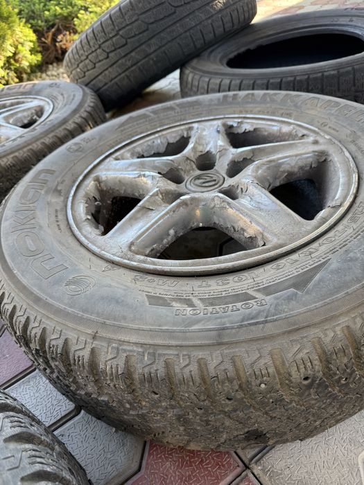 Продам диски с шинами R300