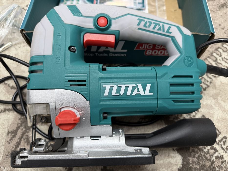 Продам лобзик Total