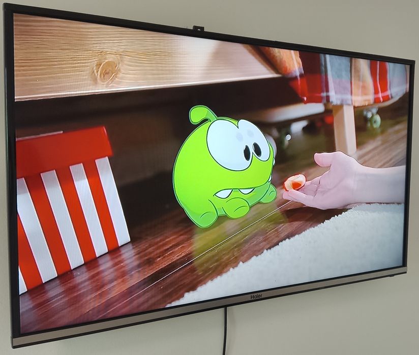 Большой смарт телевизор Haier