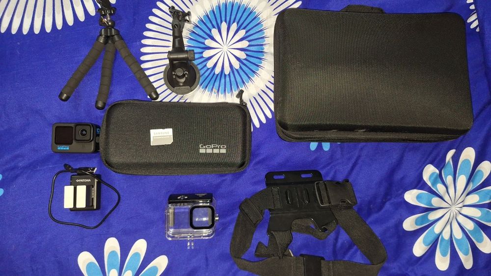 GoPro Hero 10 Black – stare foarte bună , ca nou + 3 baterii noi