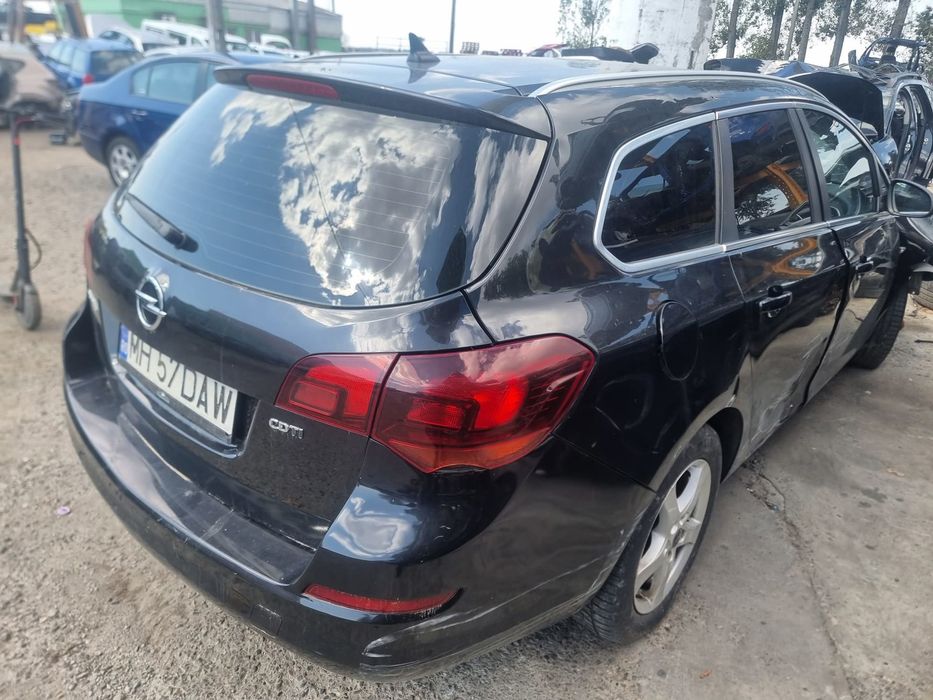 Consola centrala cotiera 13312282 Opel Astra J (2009 - 2012)