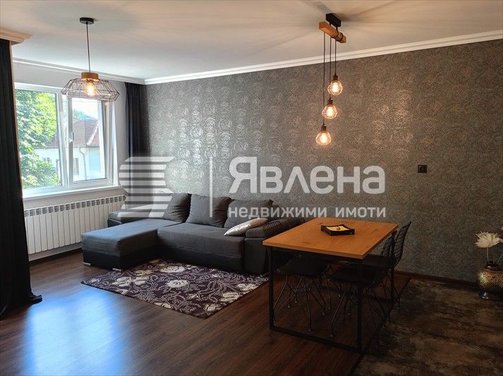 Дава се под наем Двустаен апартамент в София, Център - 75 кв.м за 650 € - Снимка #1
