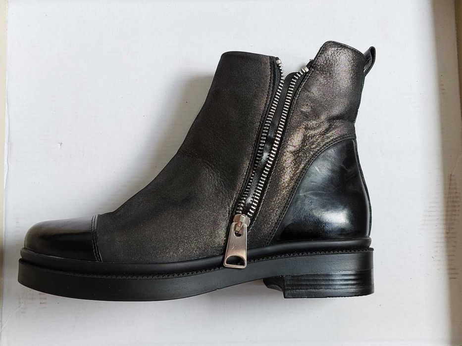 Дамски кожени боти