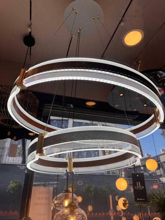 Дизайнерски LED полилей – топла и студена светлина