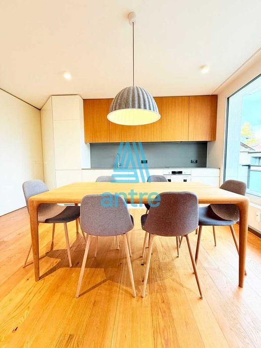 Продава се Тристаен апартамент в София, Изток - 87 кв.м за 3907 €/кв.м - Снимка #2