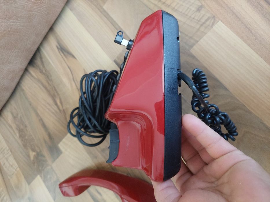 Telefon fix cu butoane ,ideal pentru decor ,culoare visiniu