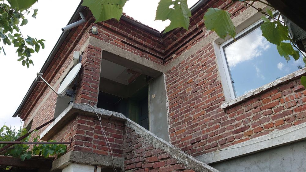 Двуетажна къща в село Сламино