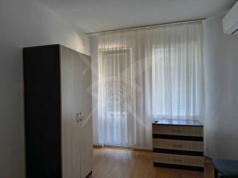 Продава се Тристаен апартамент в Пловдив, Въстанически - 120 кв.м за 4 €/кв.м - Снимка #3