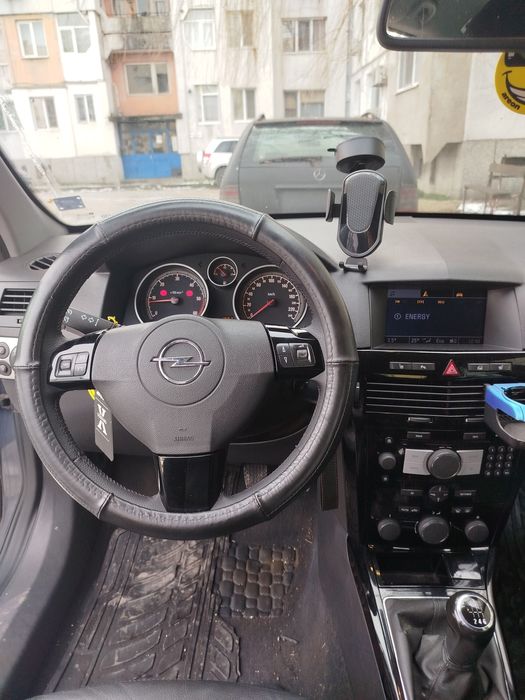 Opel Astra H 1.7 2550€