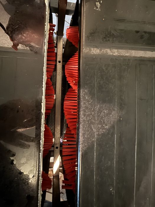 Разпечатваща машина за пчелни пити