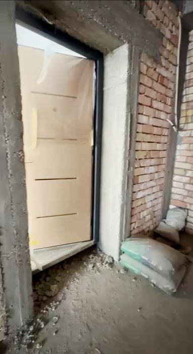 Срочно Продаётся 3х-ком Новастройка 90м² на против Замона ресторан