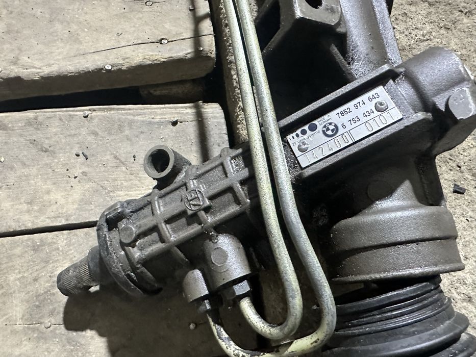 Продам рулевую рейку на Бмв Е46