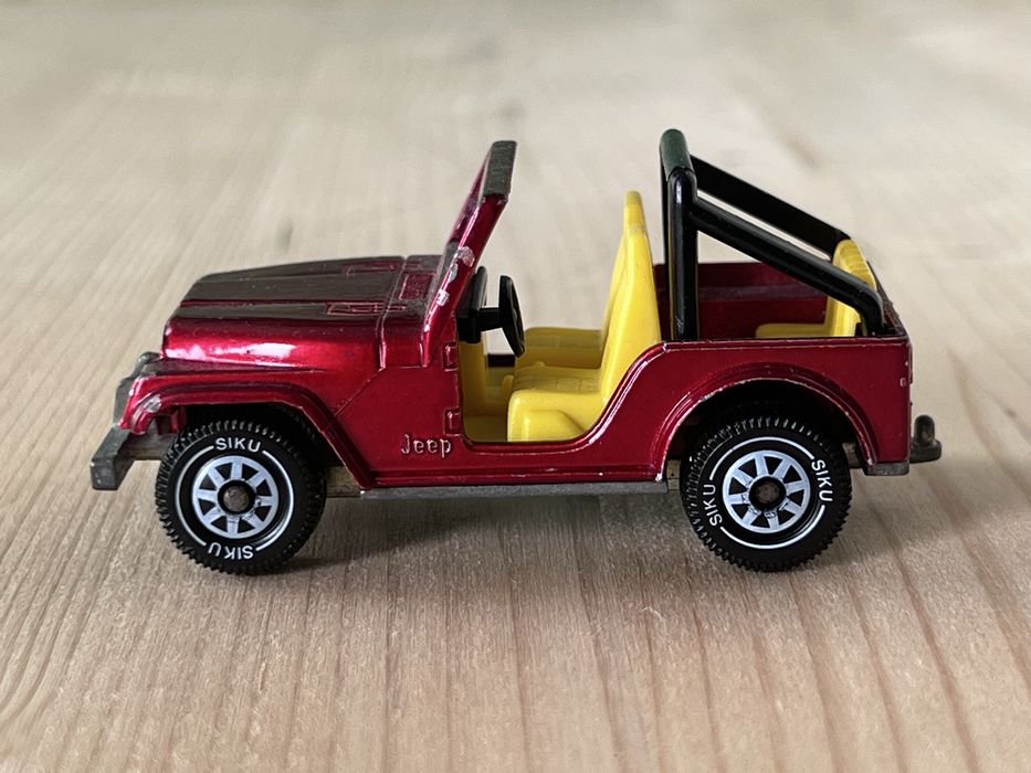 Machetă Siku 1053 Jeep CJ-5