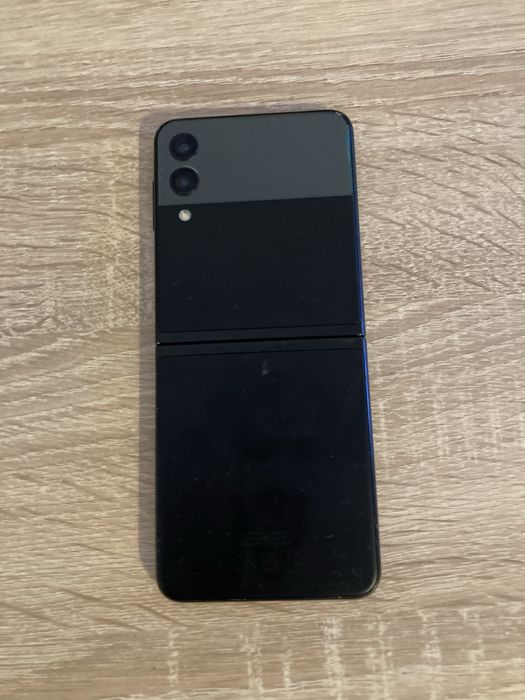 Samsung Galaxy Z Flip 3 pentru piese