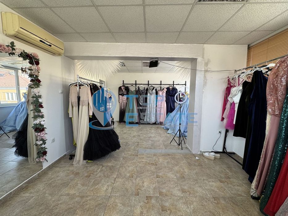 Продава се Магазин в Горна Оряховица - 80 кв.м за 1313 €/кв.м - Снимка #1