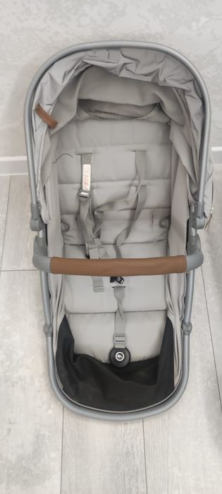 Продаю коляску 2 в1