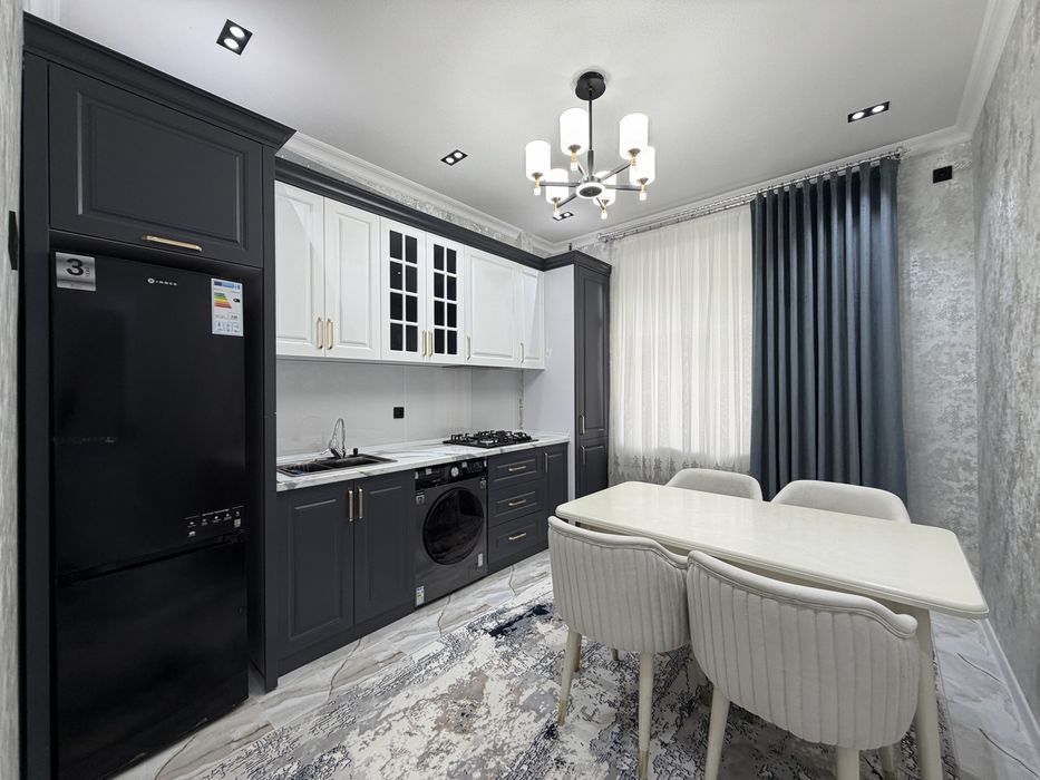 2 xonali kvartira sotiladi