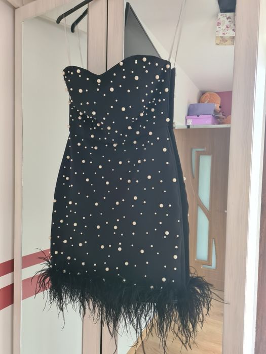 Rochie neagra eleganta si frumoasa