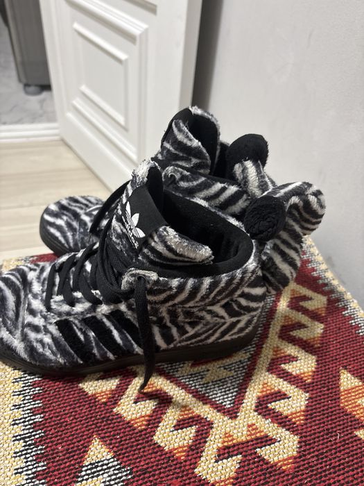 Adidas jeremy scott zebra