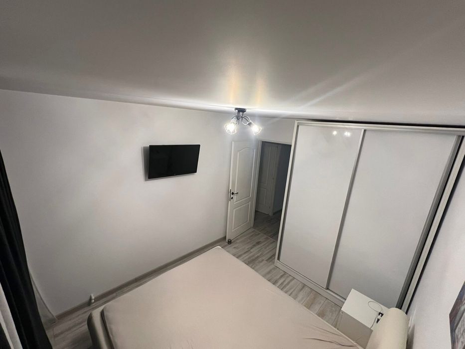 Vand apart 3 camere  in Dr.Tr.Sev.