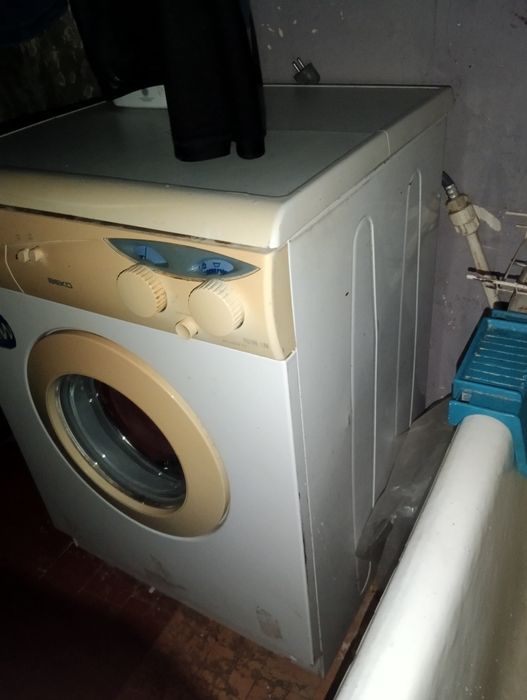 Продам стиральную машину  Б/У