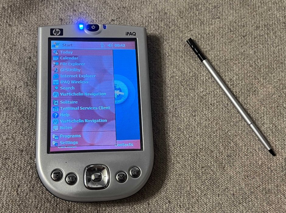 HP iPAQ hx2190b Pocket PC cu docking si stylus, functional