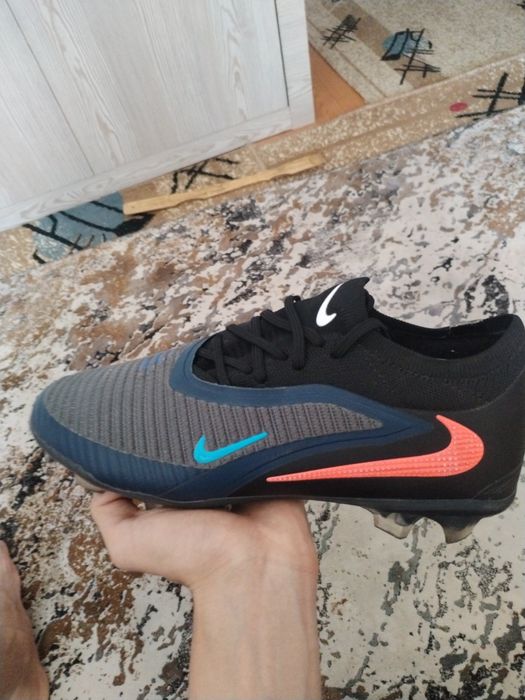 Nike phantom butsi 41 razmer
