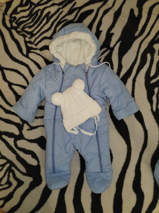 Конверт с комбинезоном на выписку