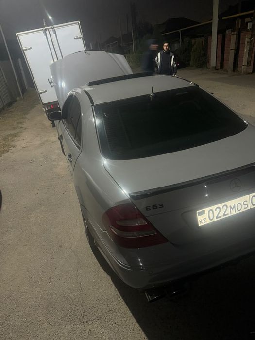Мерседес Е500 AMG