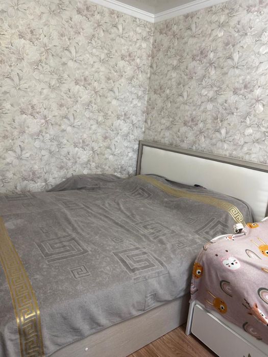 Продаю спальный гарнитур