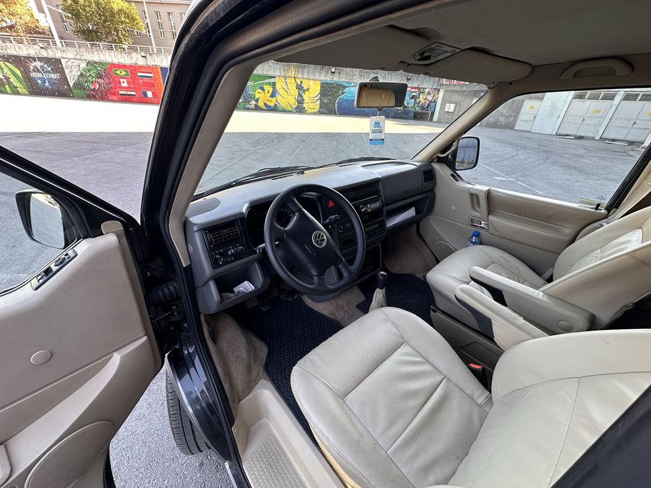 Volkswagen Caravelle 2000 г.