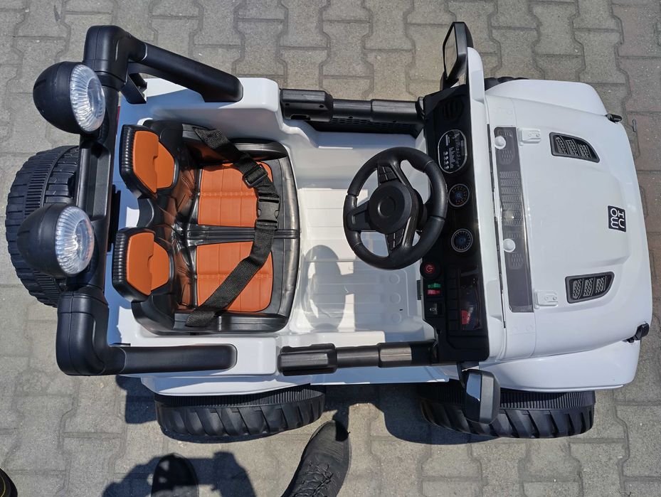 US Двуместен акумулаторен джип FUEGO 4x4