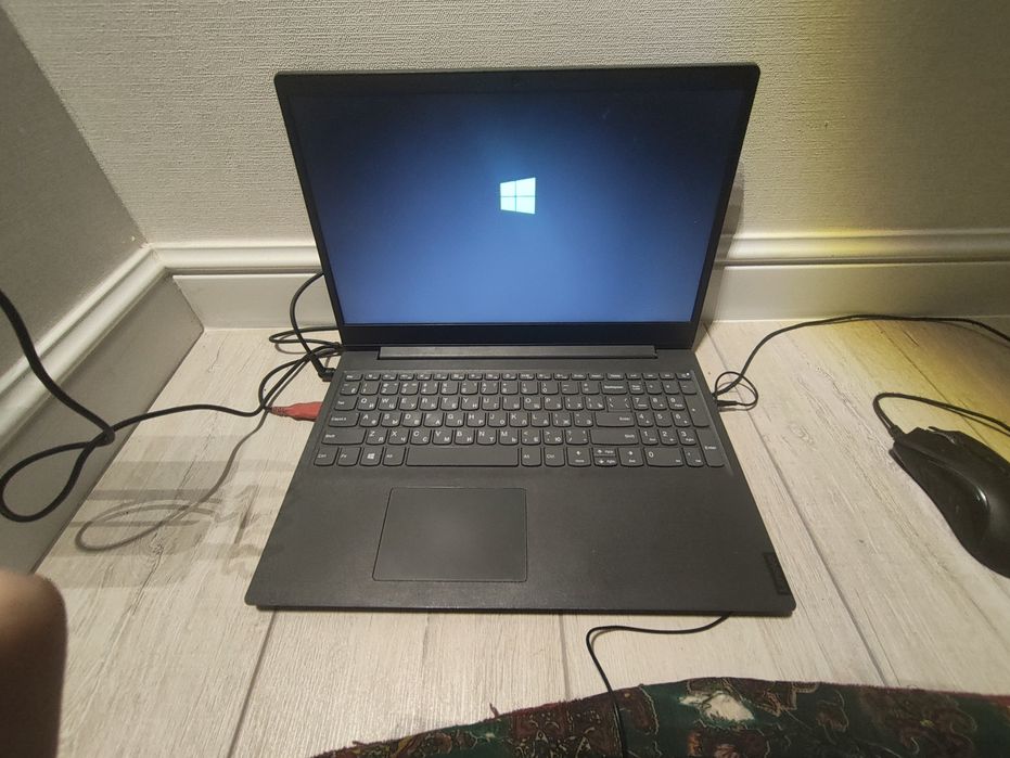 Продам Ноутбук Lenovo IdeaPad 3 15.6"