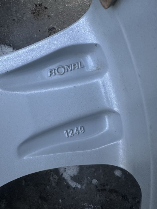 Р16 Тойота оригинал без шин