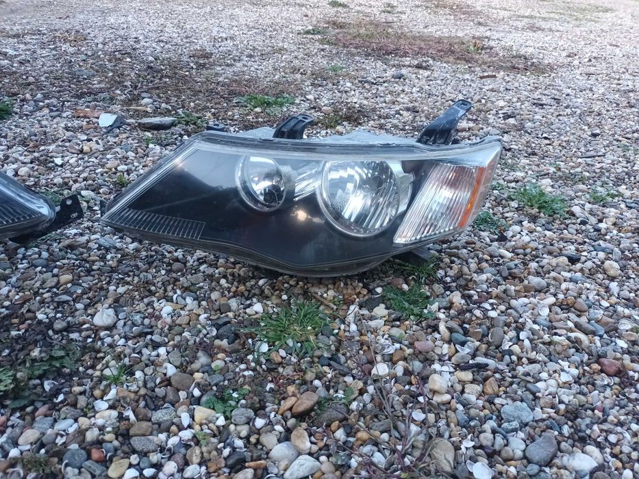 ляв и десен фар за мицубиши аутлендър 2 07-13 MITSUBISHI OUTLANDER II