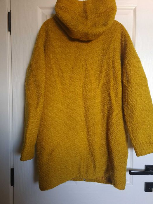 Вълнено палто с качулка