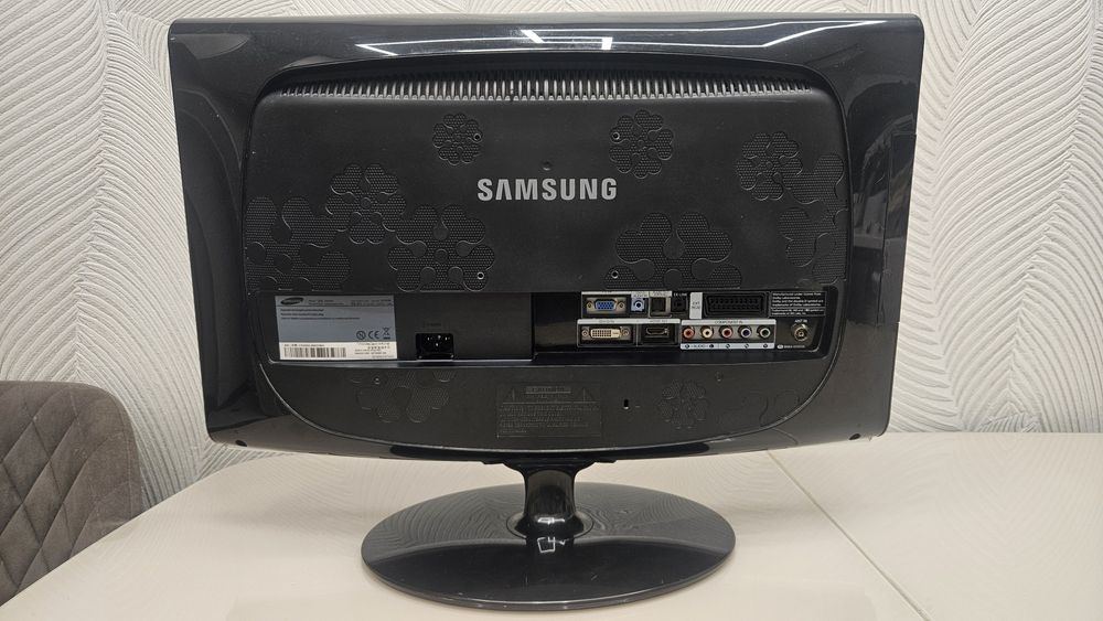 Телевизор Samsung 2333HD