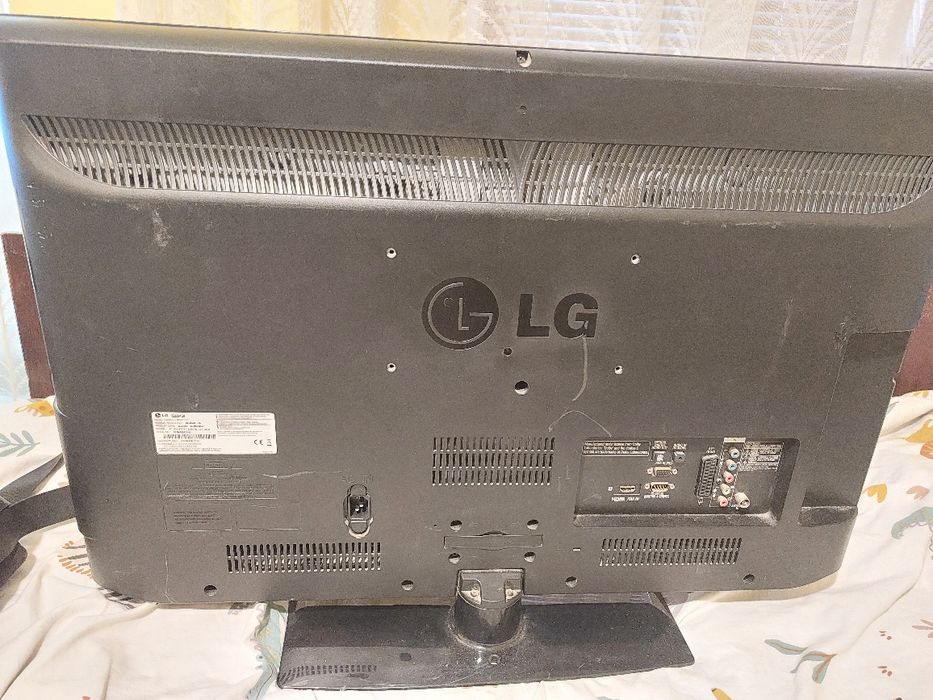 Продавам телевизор LG