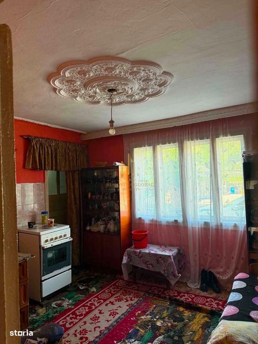 Casă P+E cu 6 camere de vânzare în Vama, Suceava – 72000