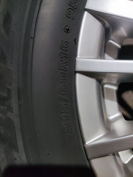 Колеса шины Bridgestone зима 215/60/16